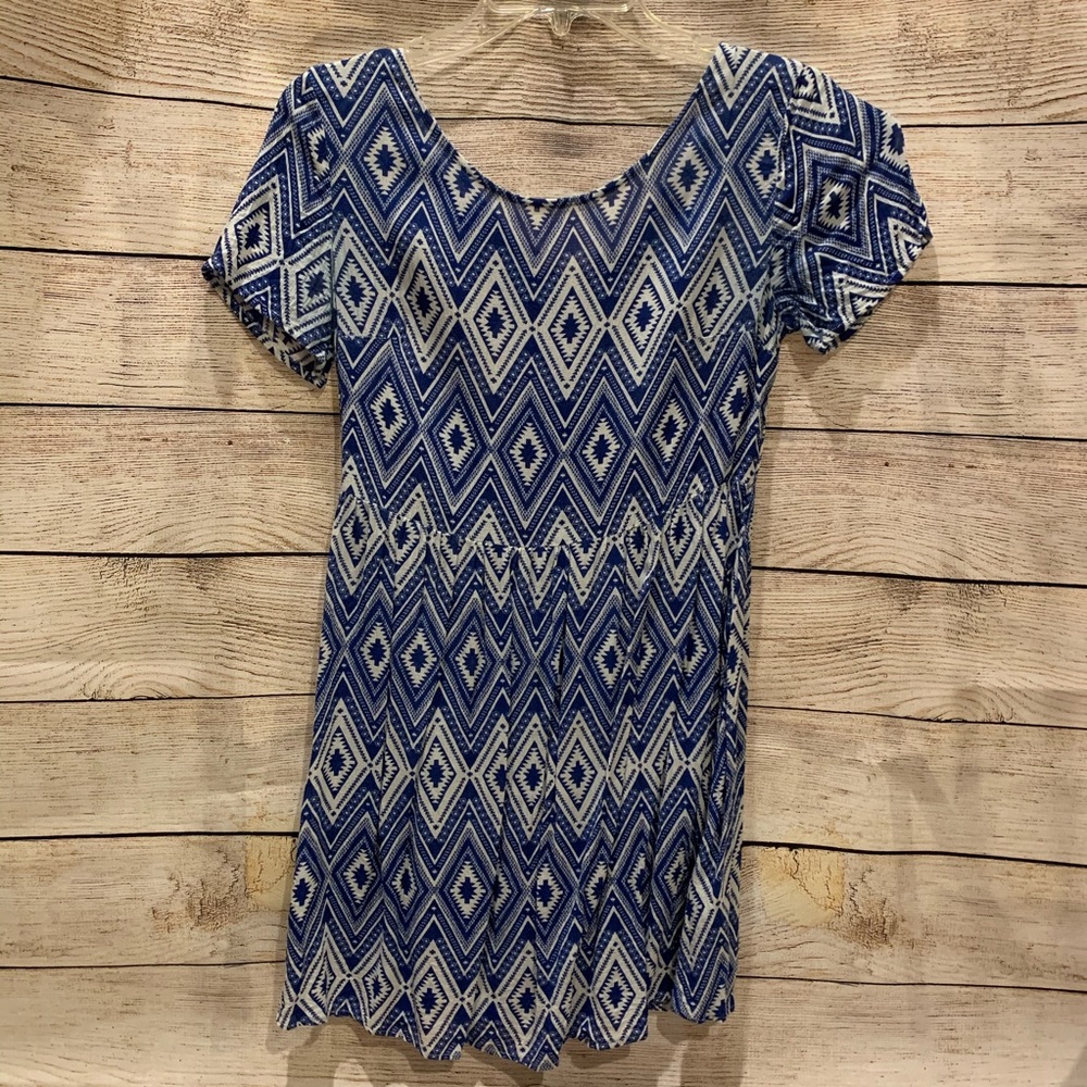 💕 Divided H&M Lace-Up Patterned Mini Dress Tunic